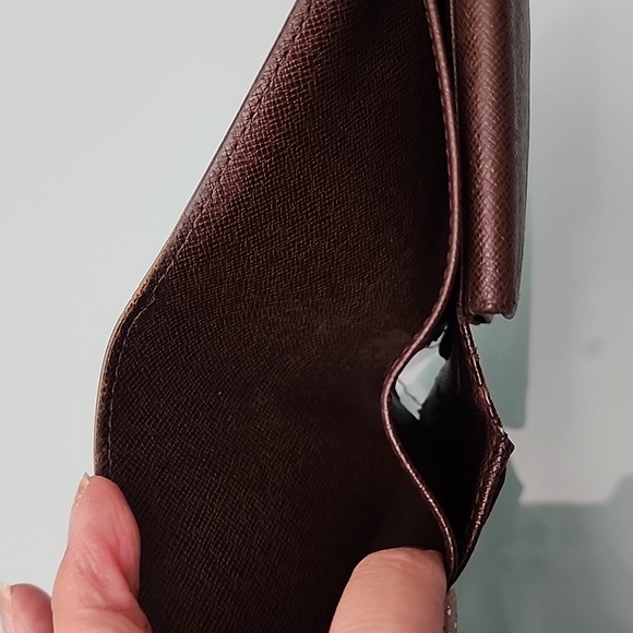 Louis Vuitton Damier Ebene Men's Wallet - Picture 10 of 11